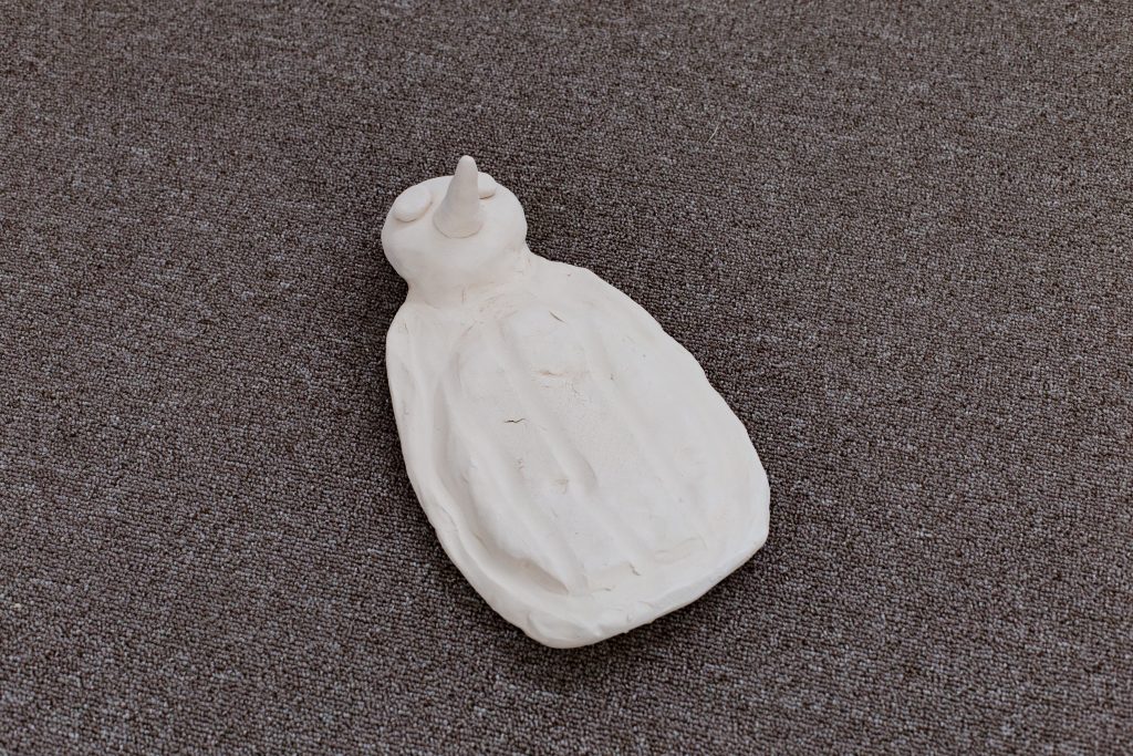 Pingouin, clay sculpture, 2018