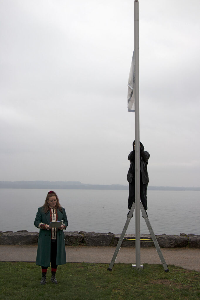 Misnøye, installation, embroidery on fabric, reading-performance, Neuchâtel, 2024